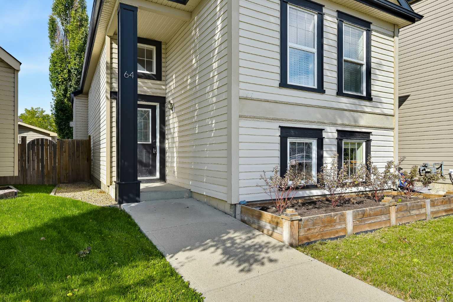64 Copperfield Rise SE