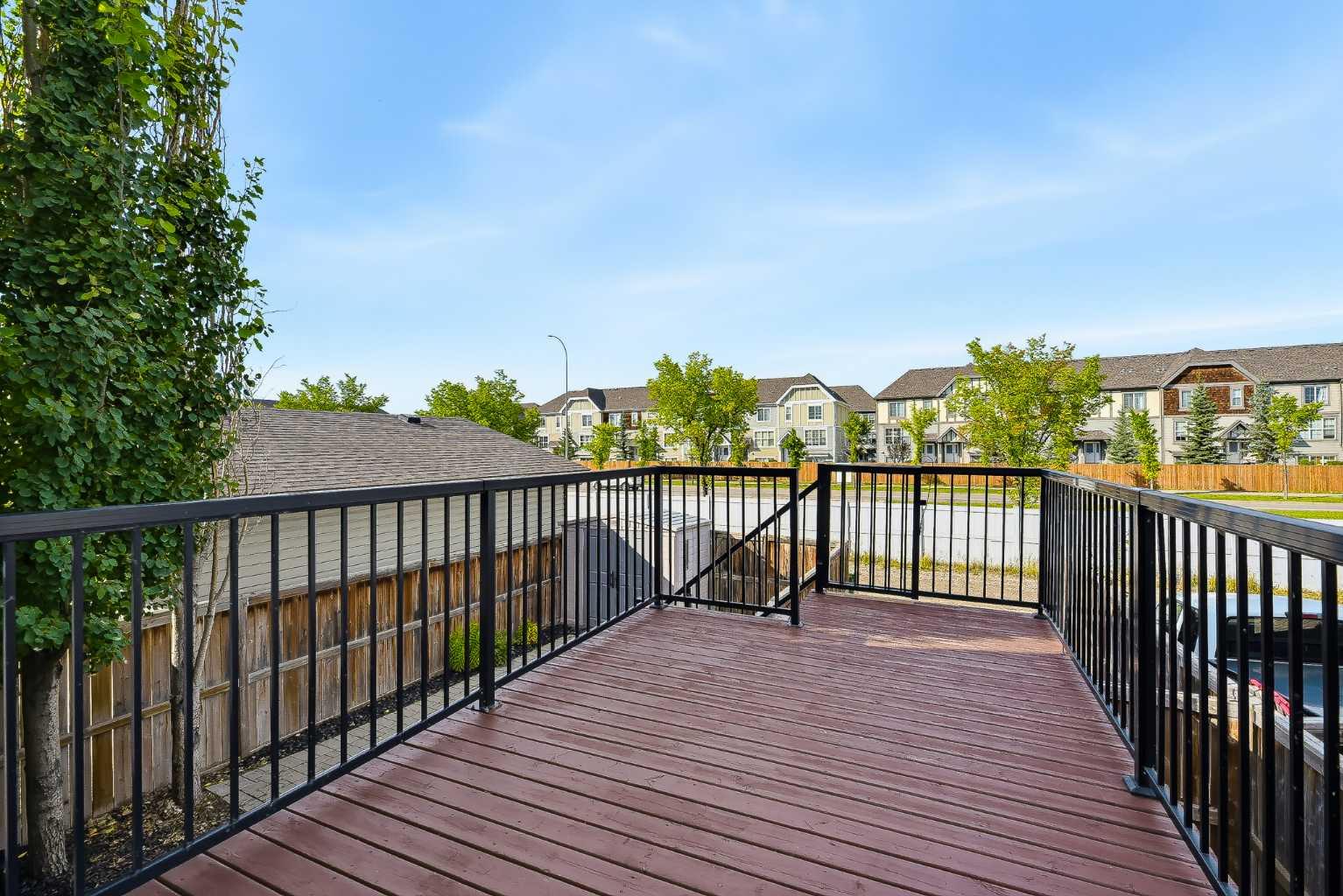 64 Copperfield Rise SE
