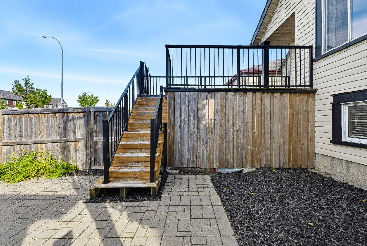 64 Copperfield Rise SE