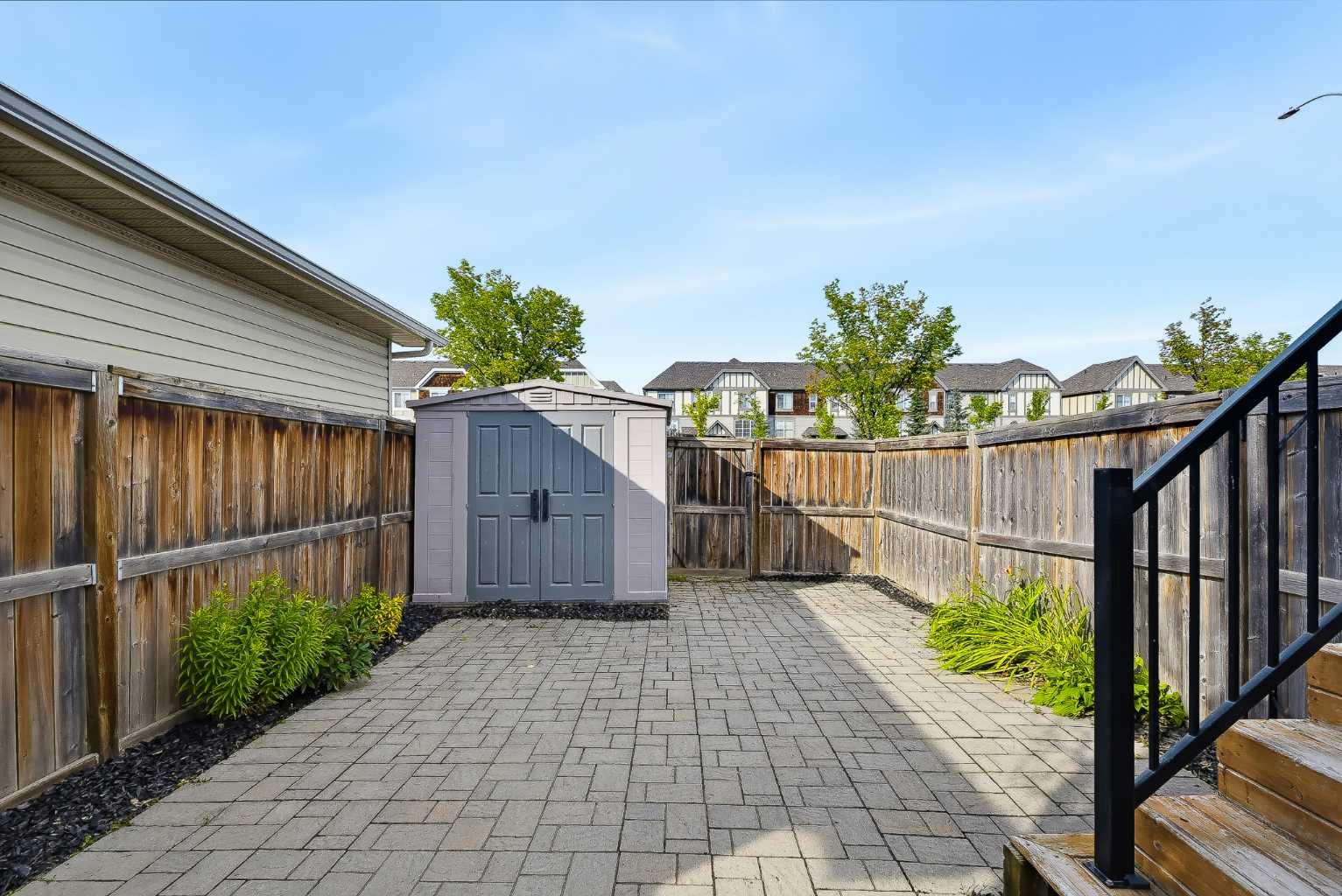 64 Copperfield Rise SE