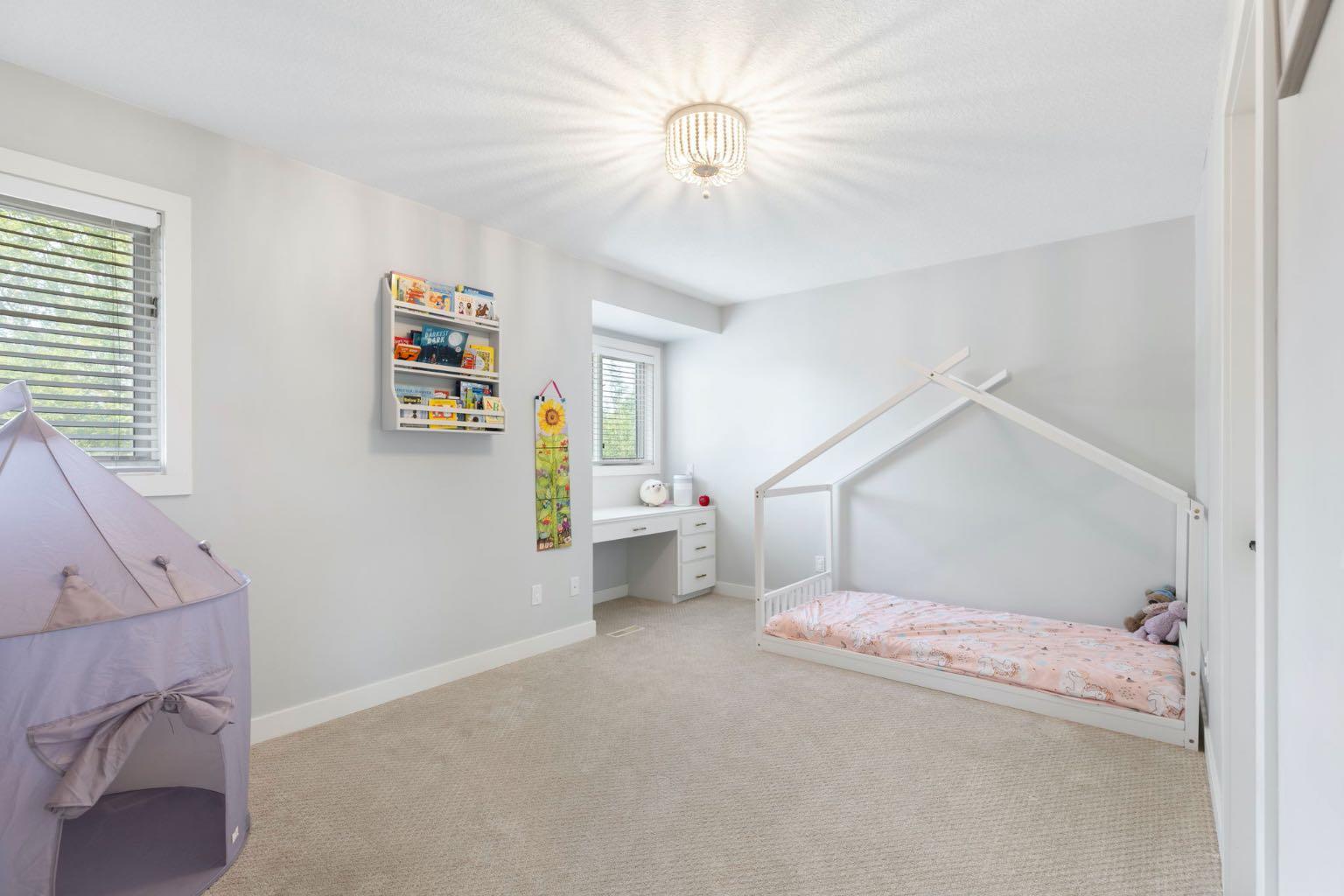 47 Canterbury Court SW