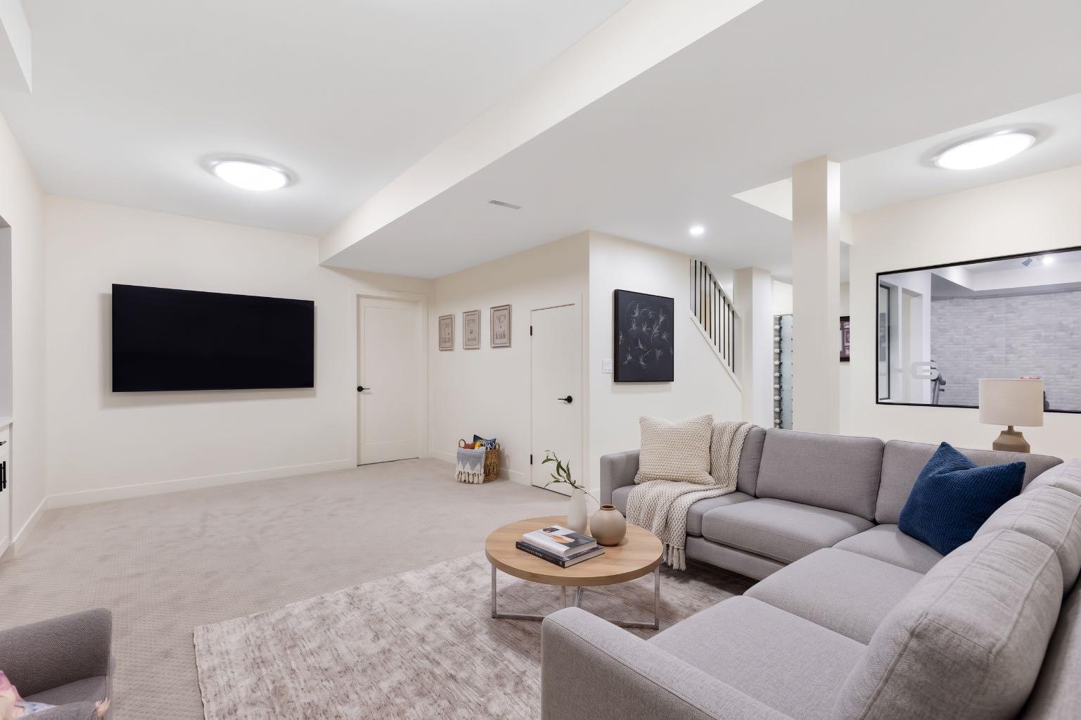 47 Canterbury Court SW