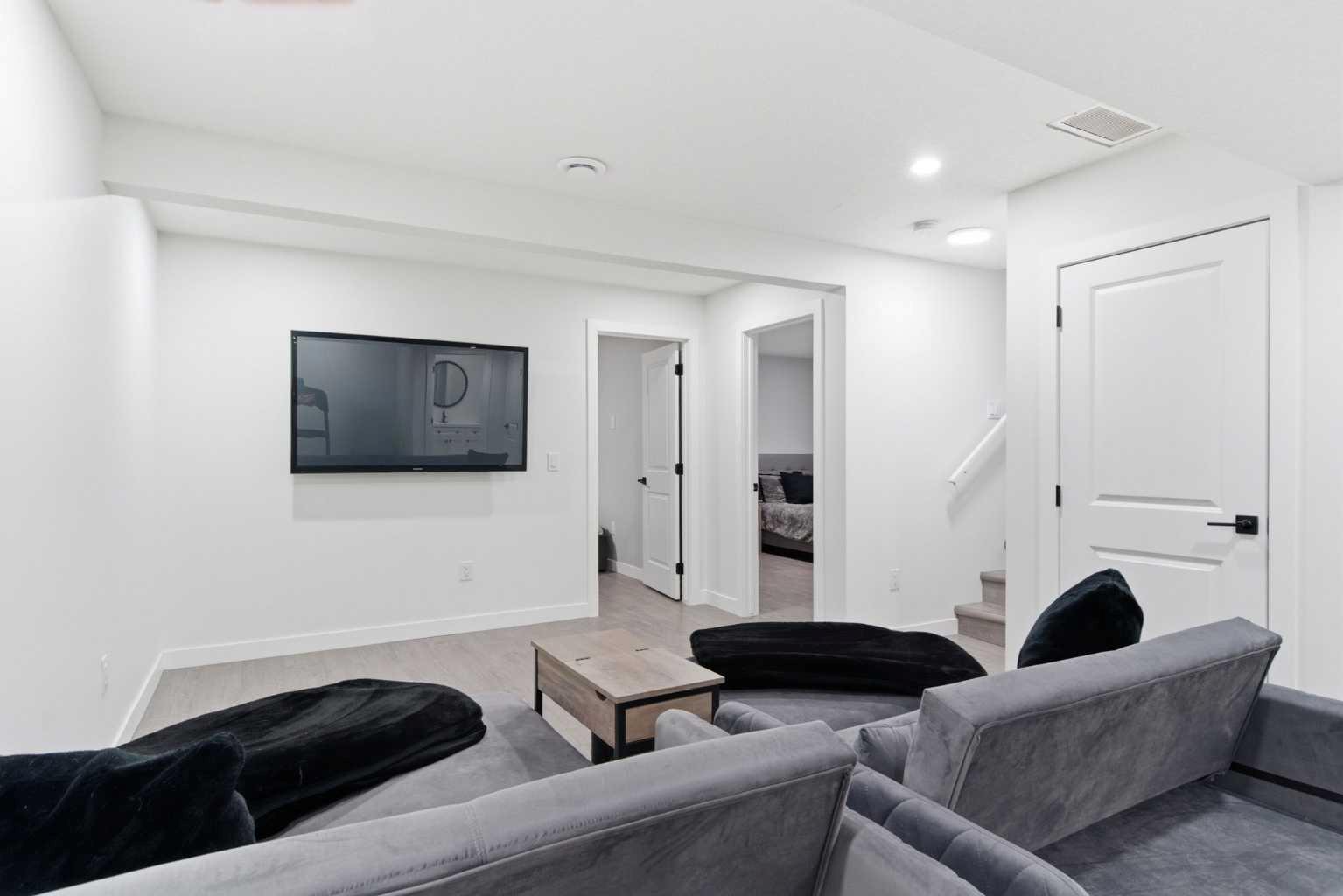 90 Saddlebred Place 