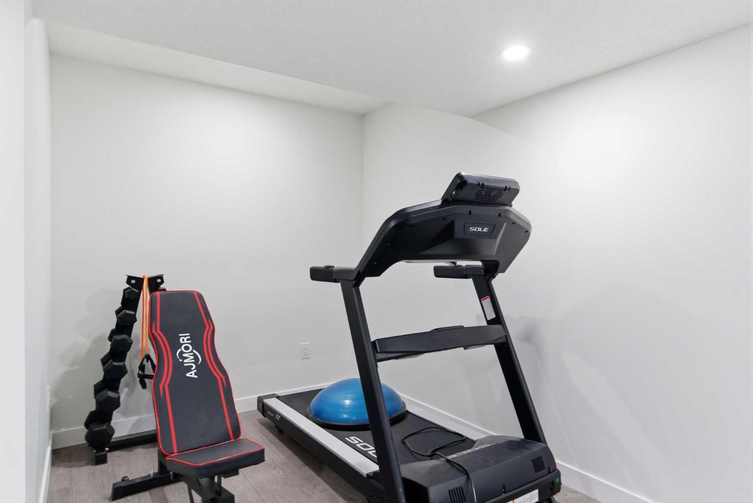 90 Saddlebred Place 