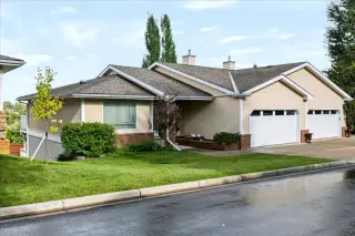 36, 140 Strathaven Circle SW