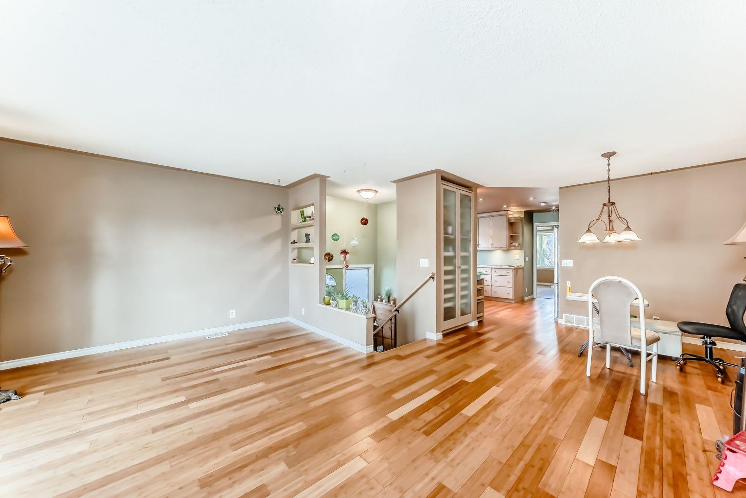 274 Templeview Way NE