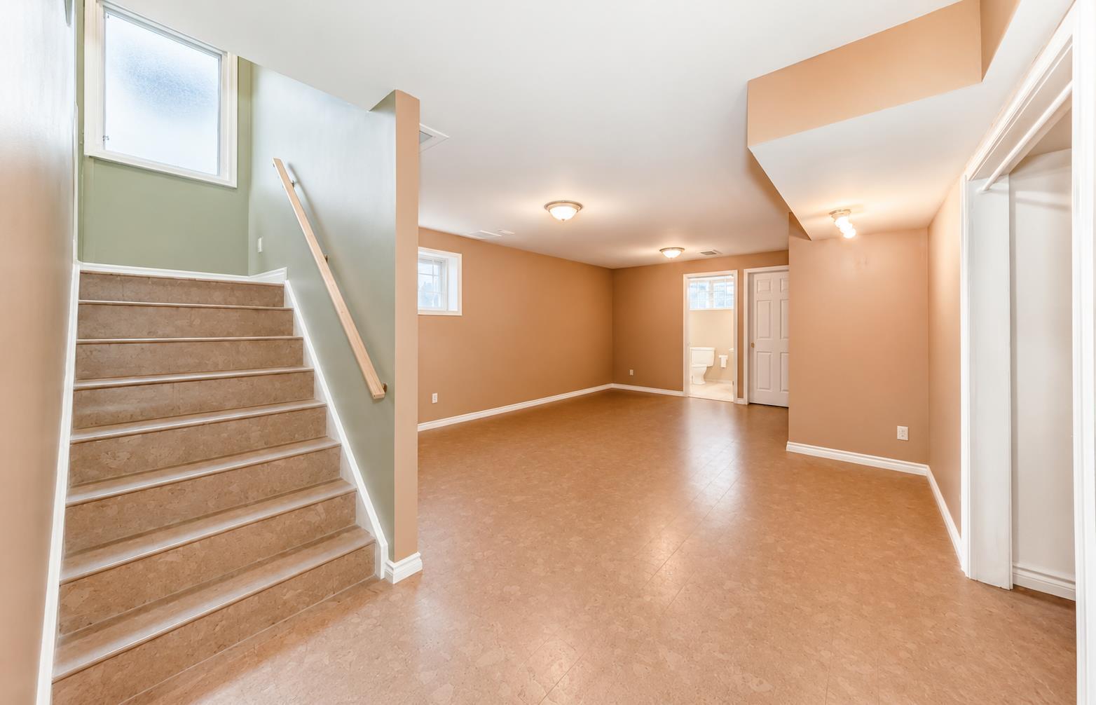 274 Templeview Way NE