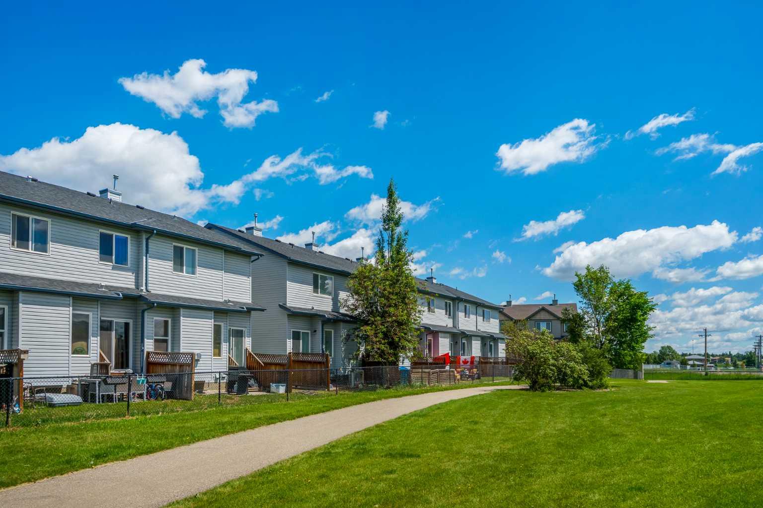 604, 620 Luxstone Landing SW