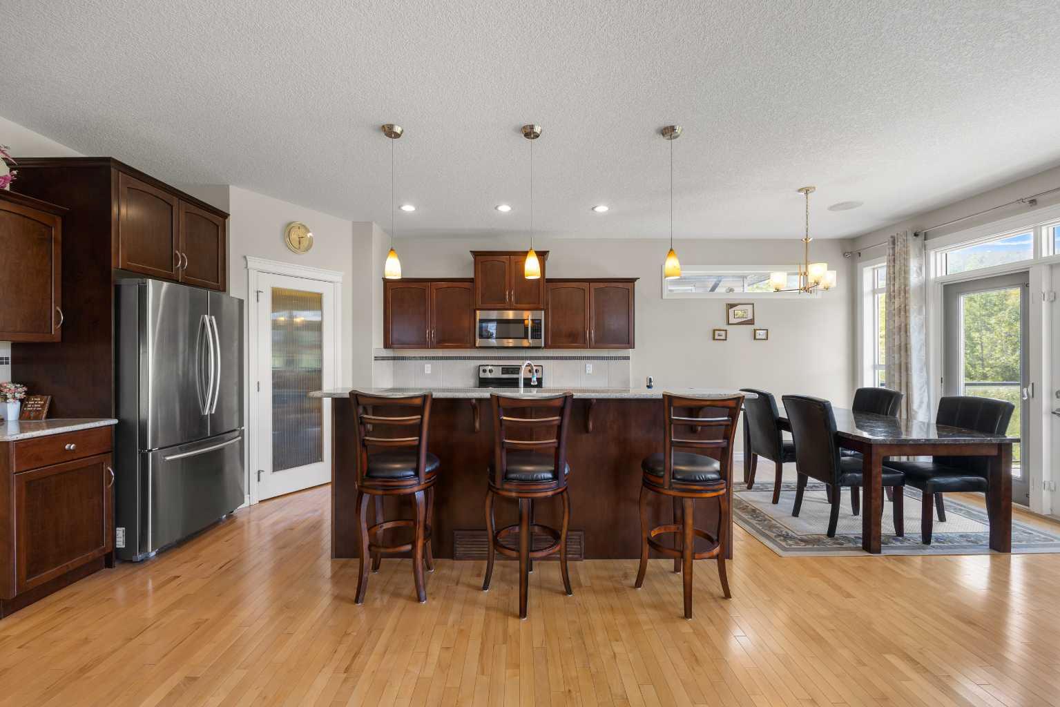 112 Sherwood Crescent NW