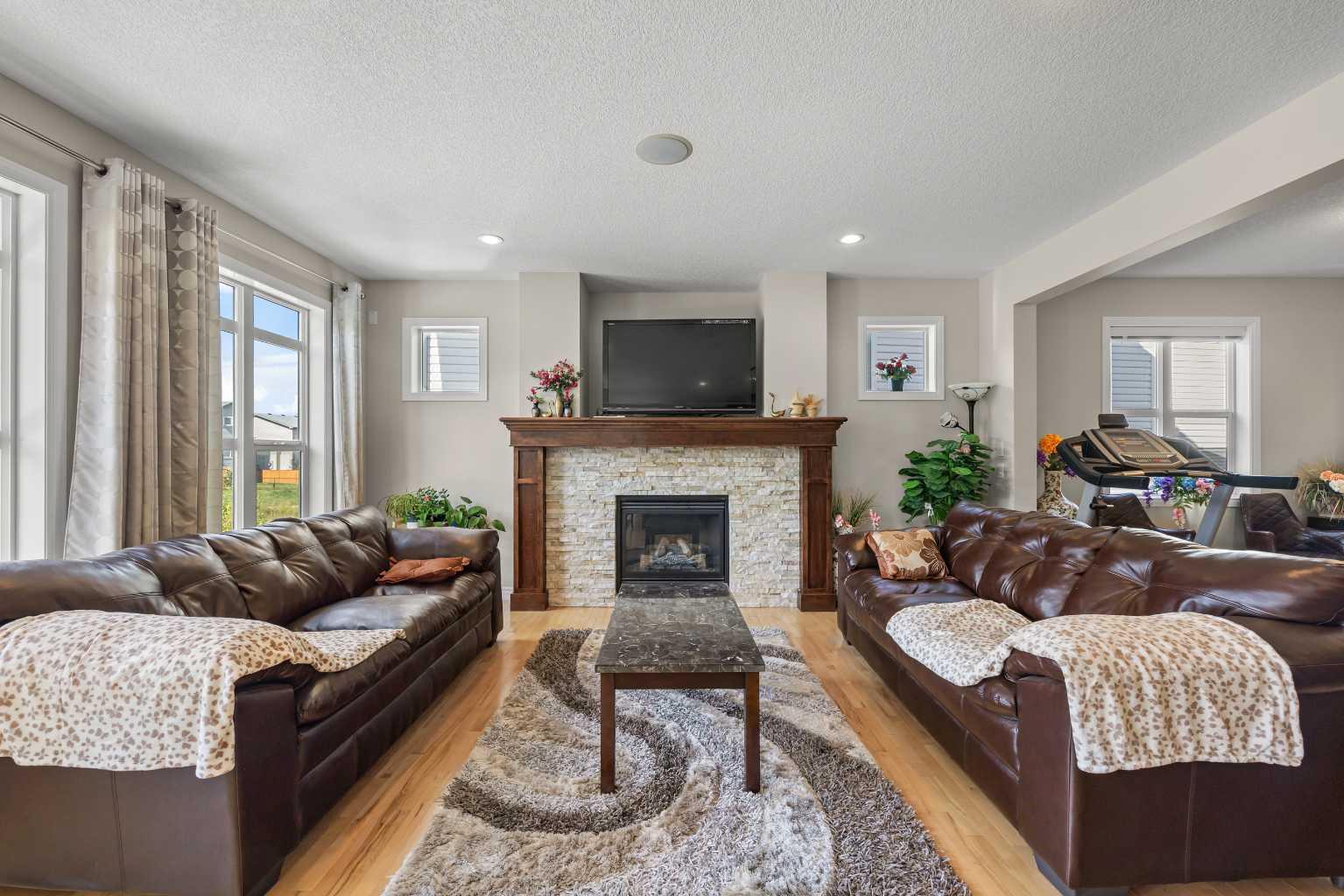 112 Sherwood Crescent NW