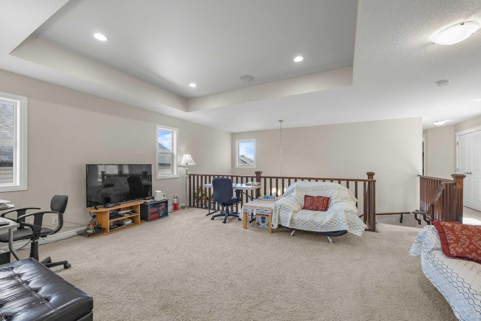 112 Sherwood Crescent NW