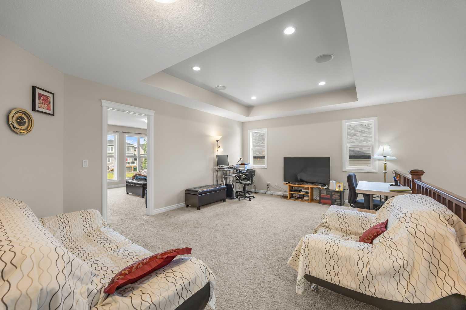112 Sherwood Crescent NW
