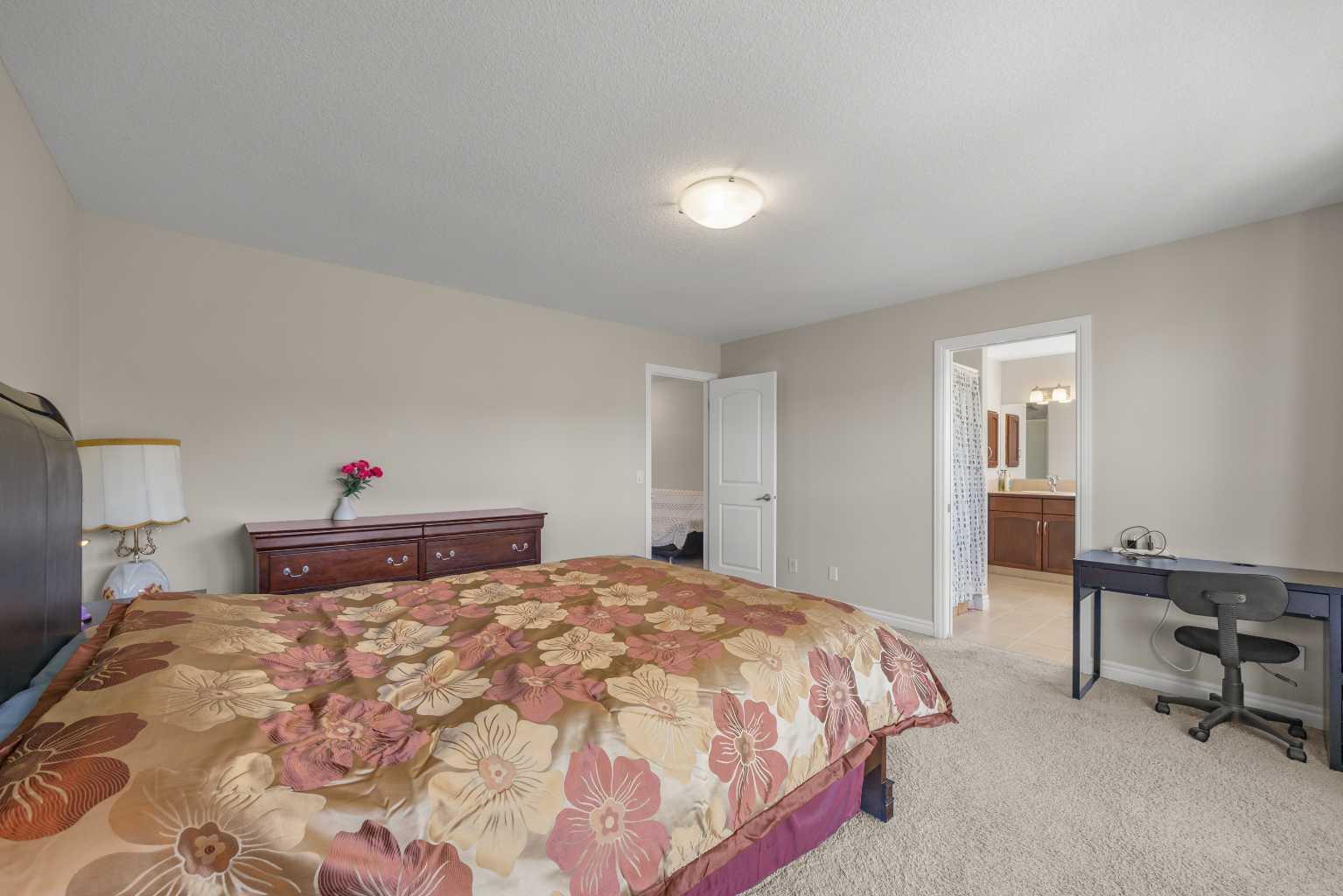 112 Sherwood Crescent NW