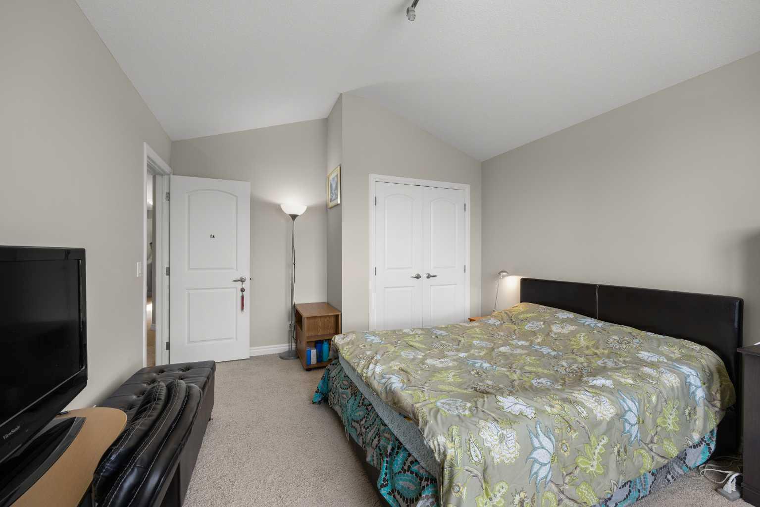 112 Sherwood Crescent NW