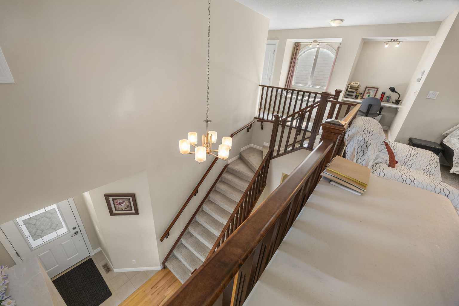 112 Sherwood Crescent NW