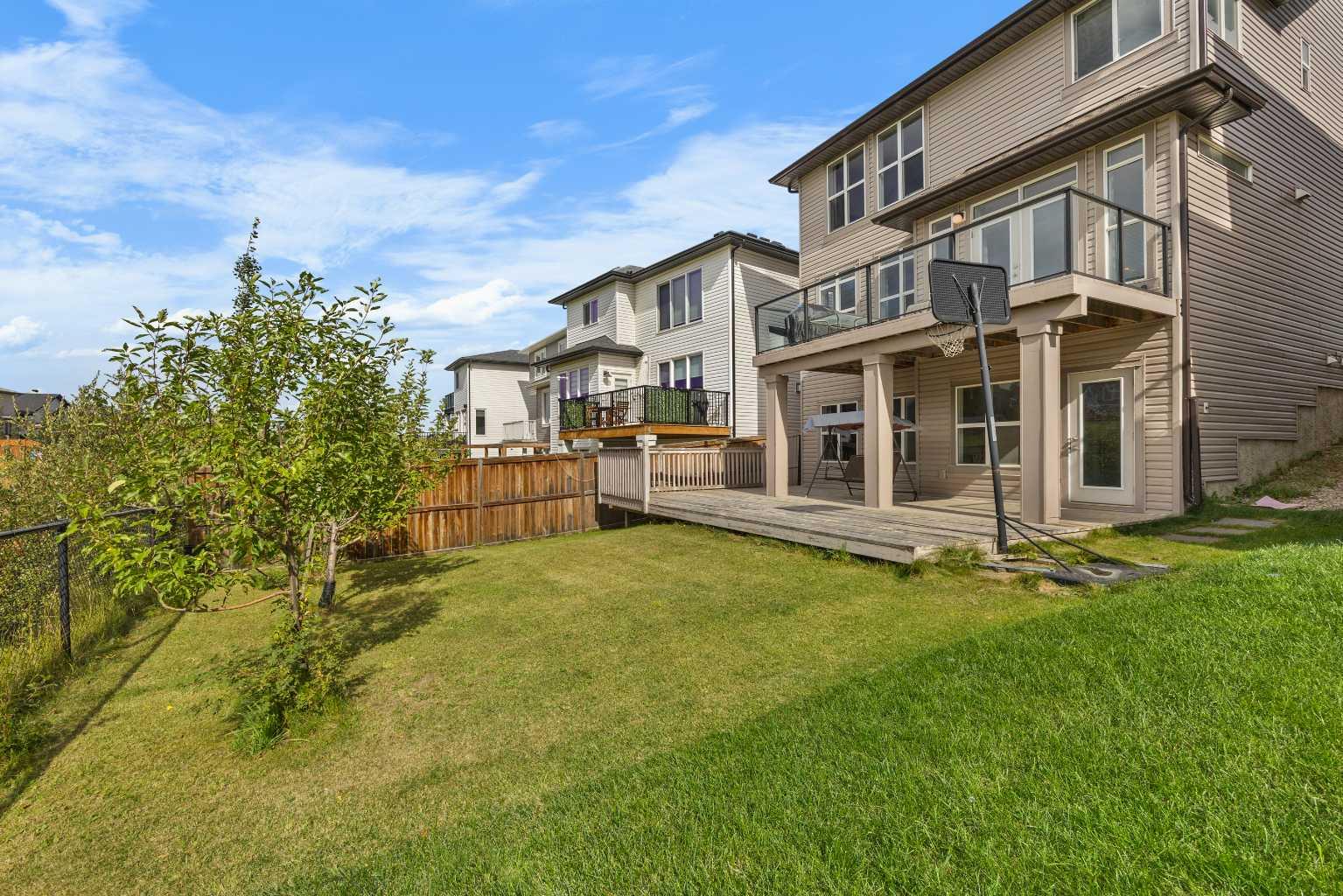 112 Sherwood Crescent NW