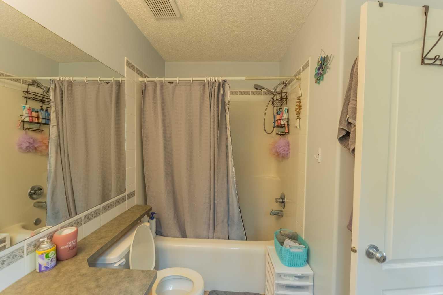 2, 827 Wilson Way 