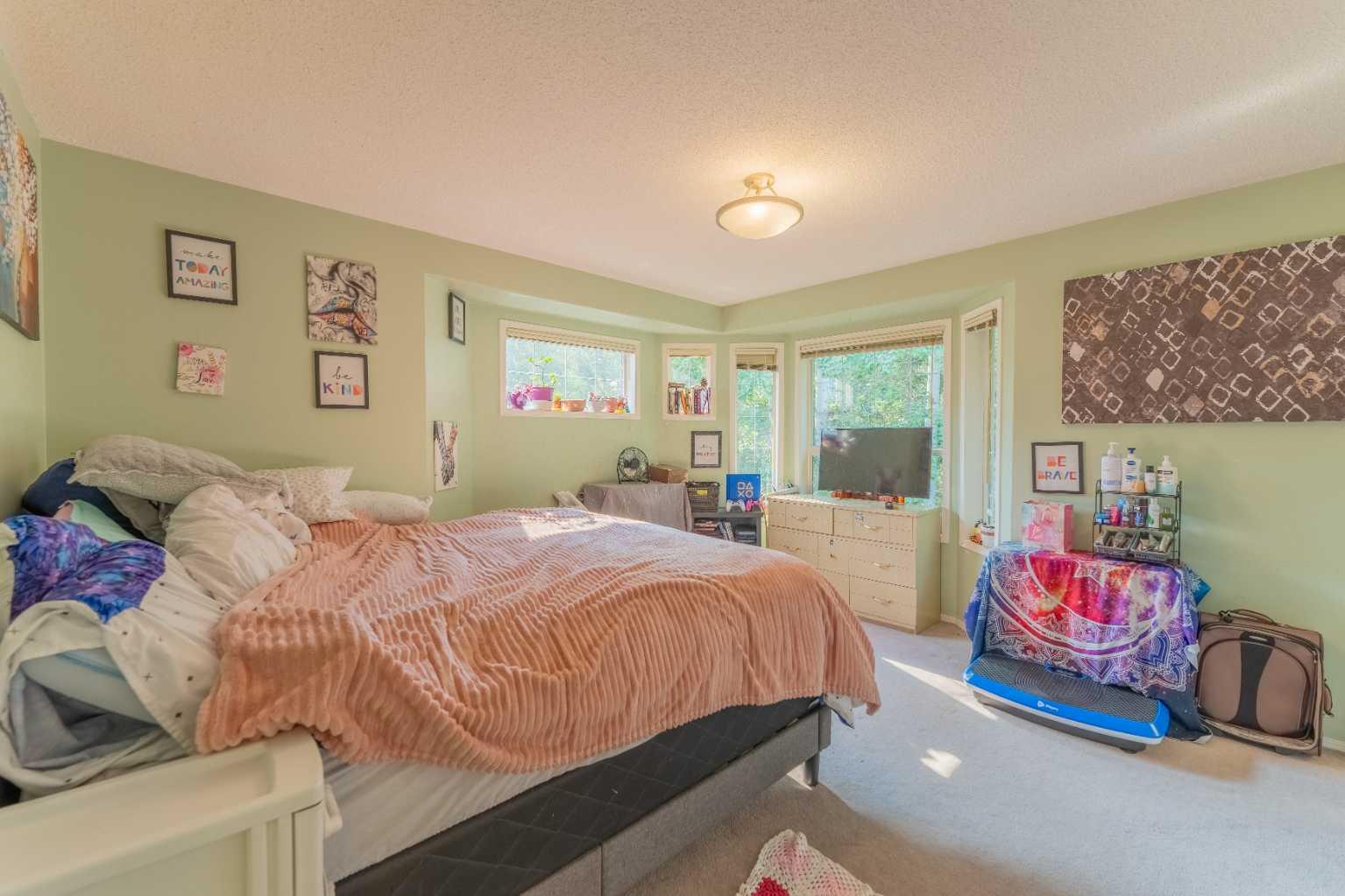 2, 827 Wilson Way 