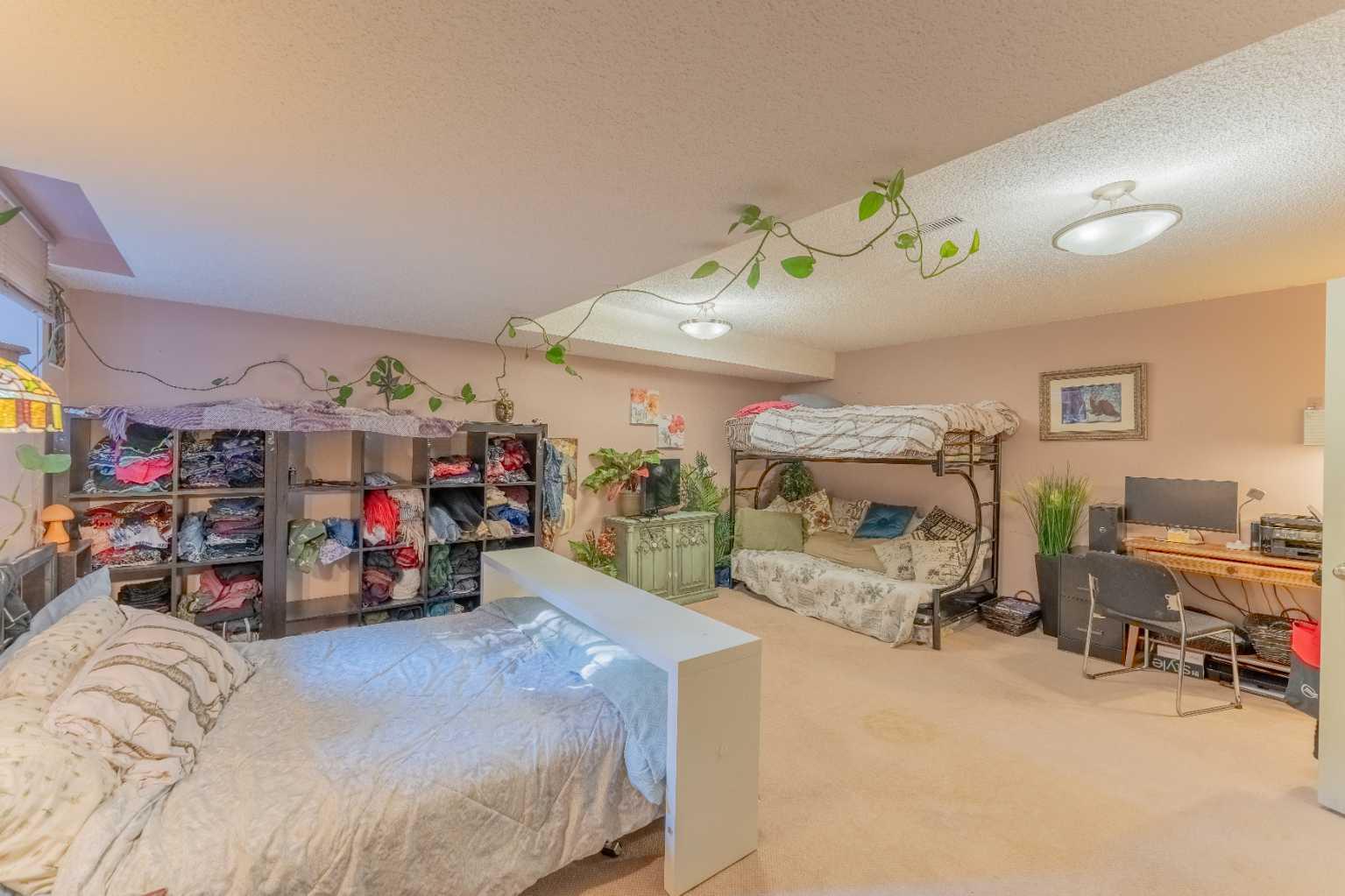 2, 827 Wilson Way 