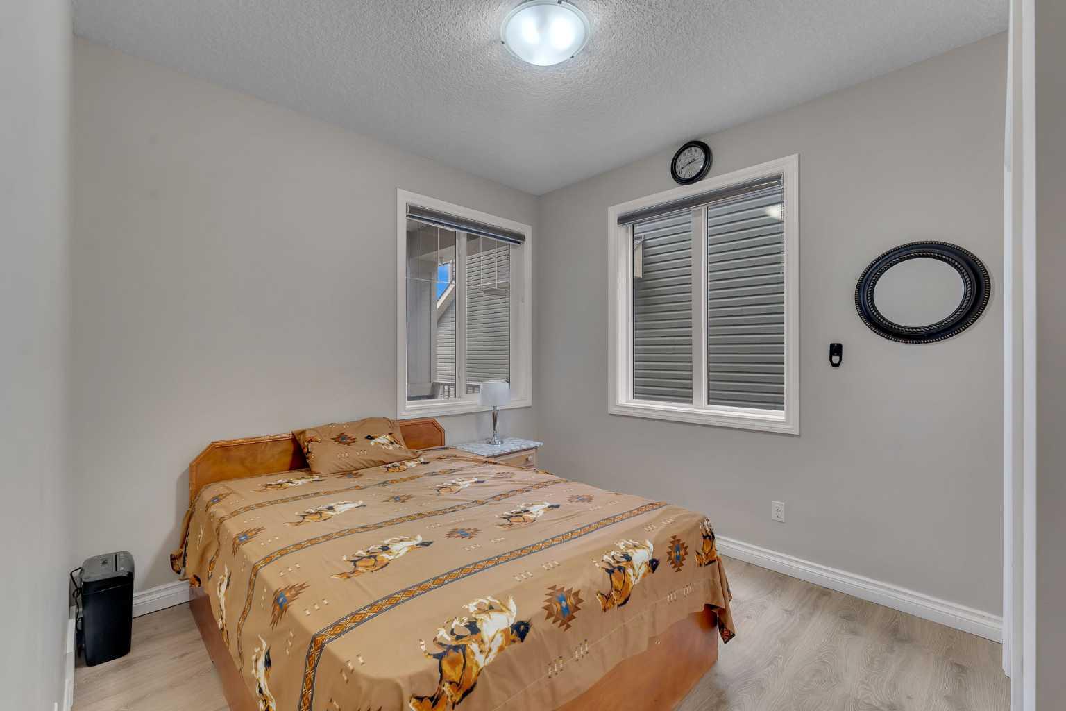 28 Saddlelake Common NE