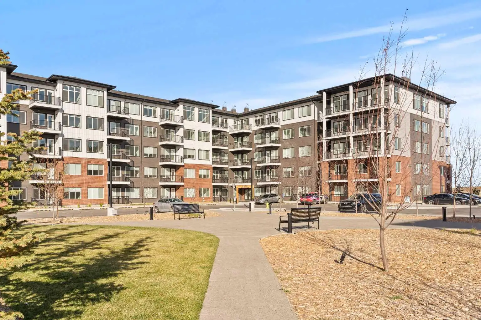 2212, 395 Skyview Parkway NE
