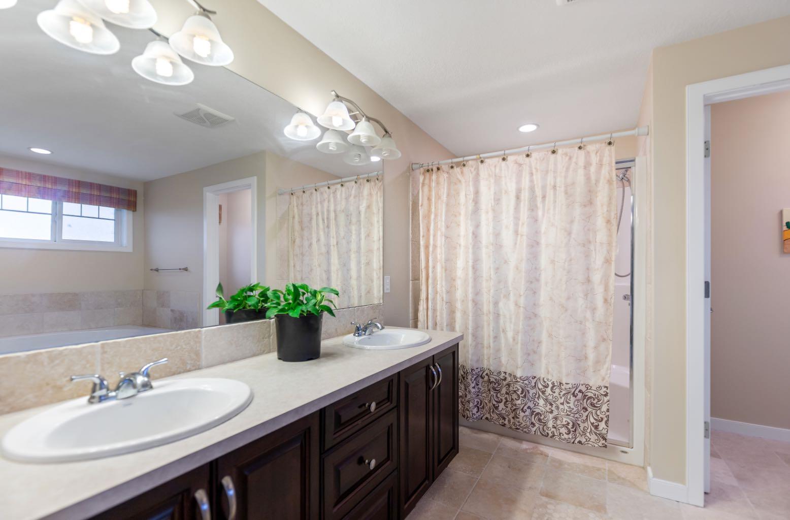 160 SKYVIEW SHORES Manor NE