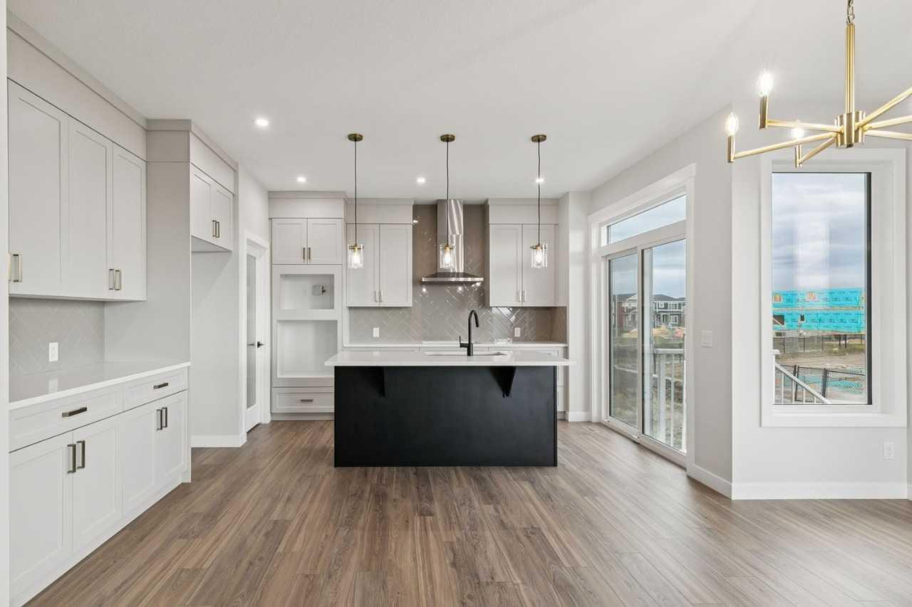 435 Bridgeport  