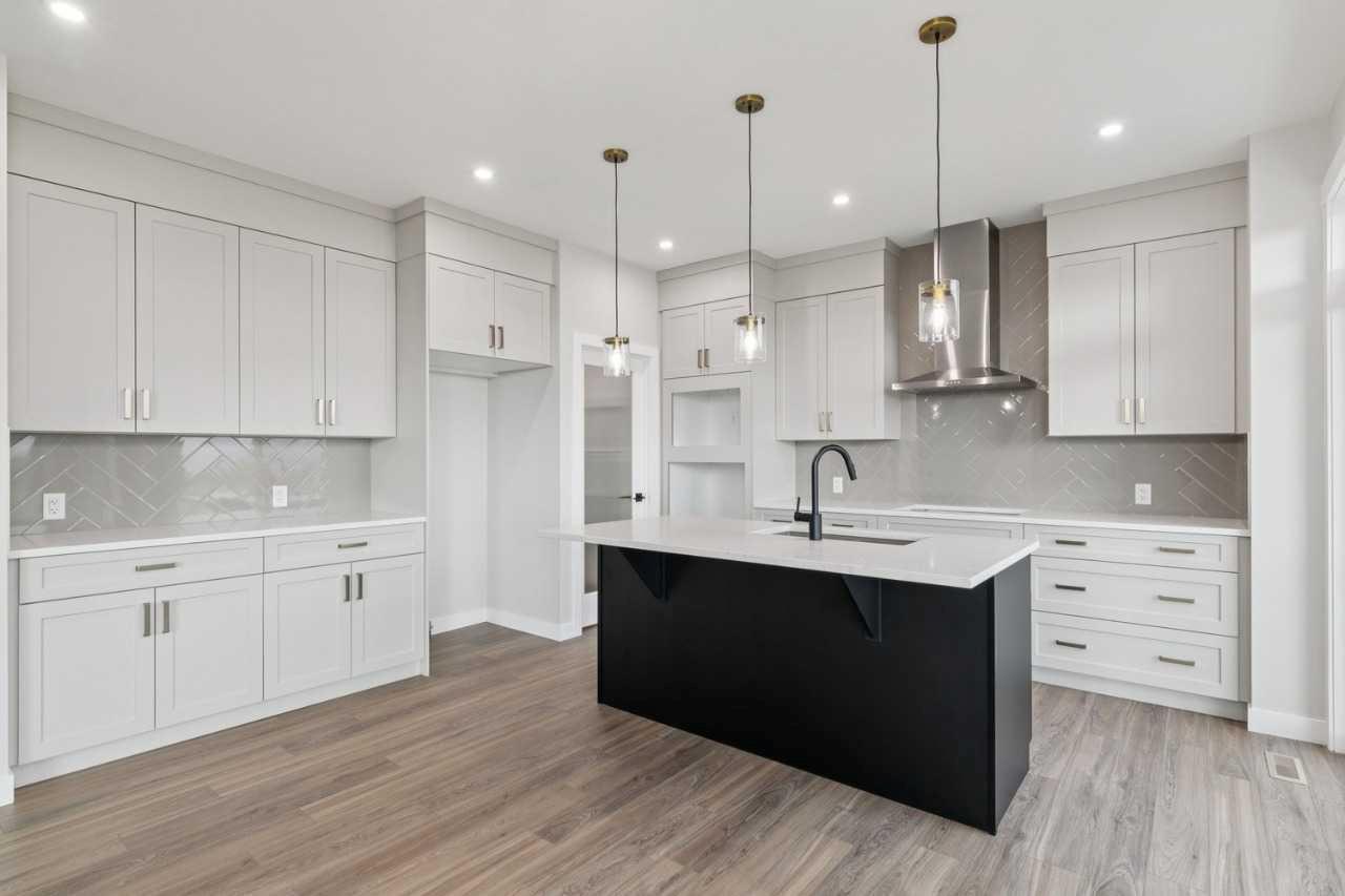 435 Bridgeport  