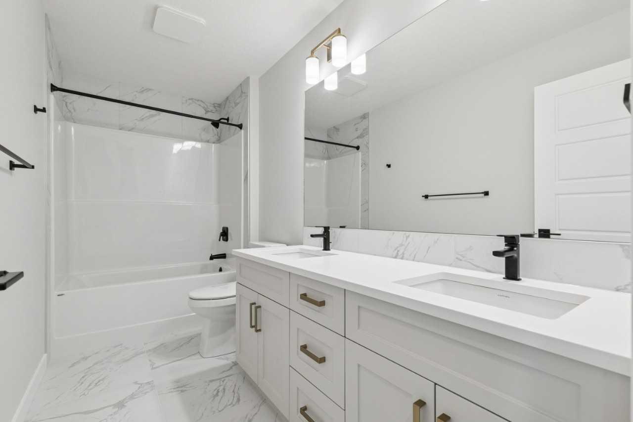 435 Bridgeport  