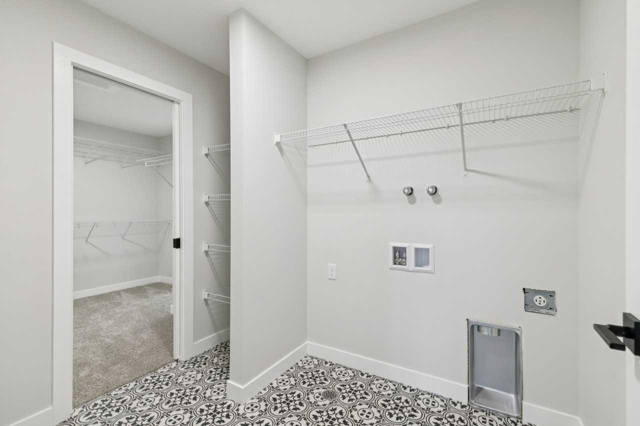 435 Bridgeport  