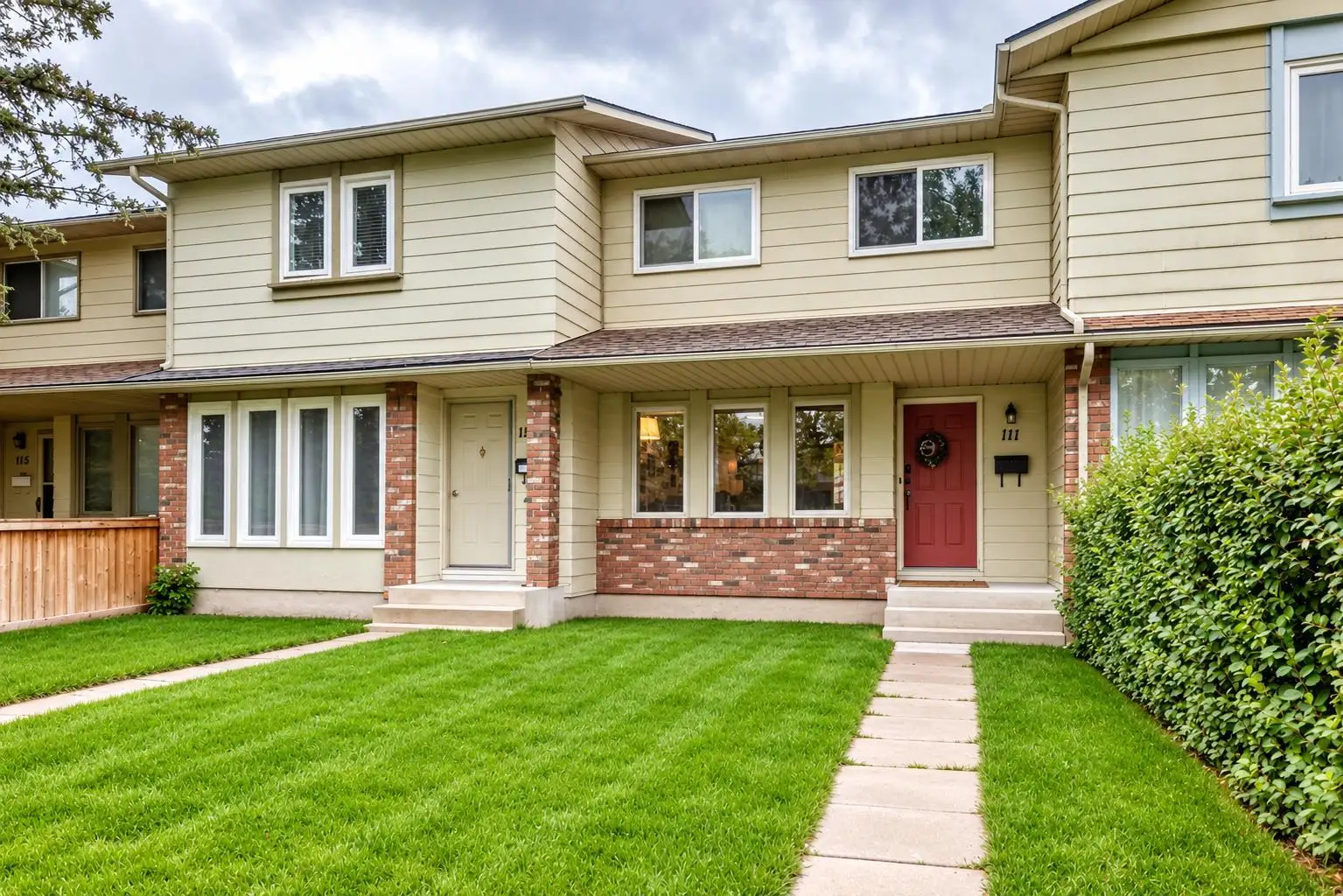 111 Midbend Place SE