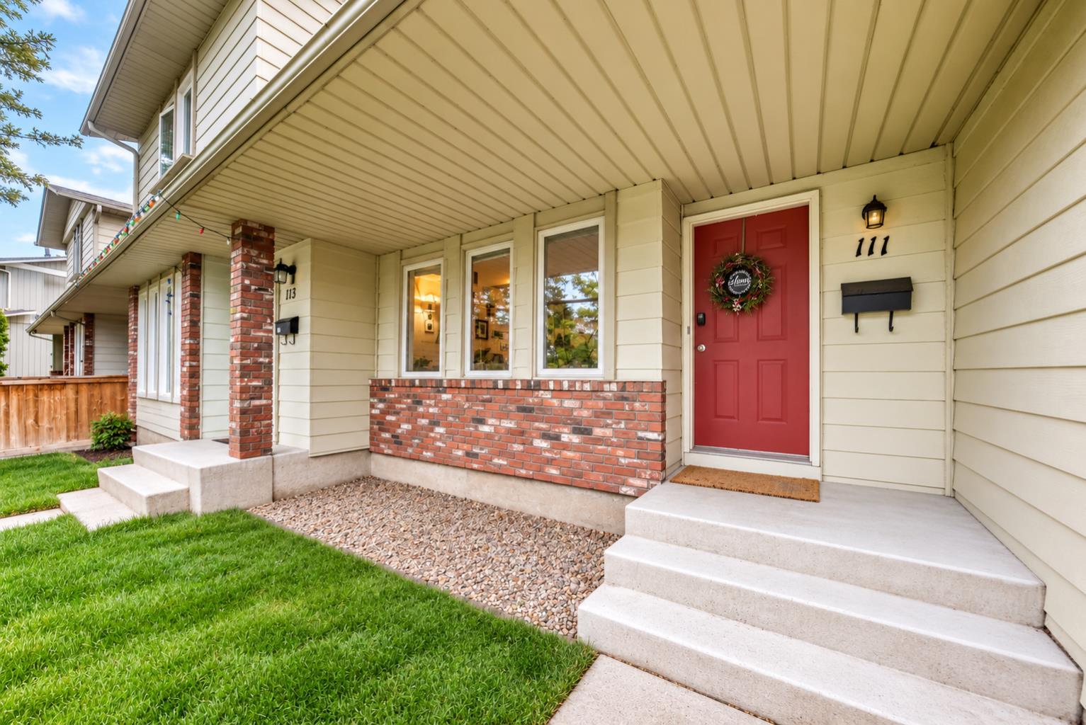 111 Midbend Place SE