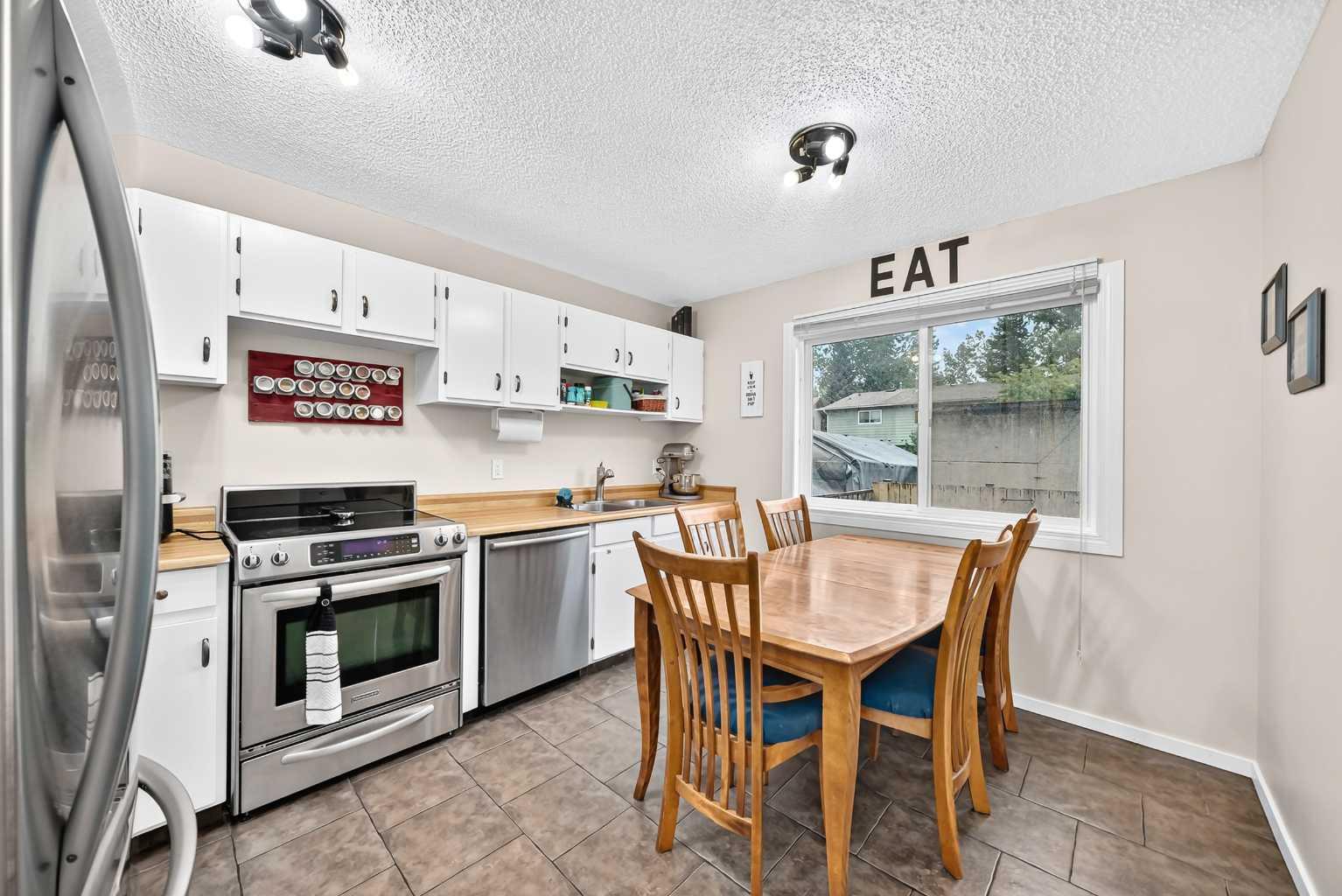 111 Midbend Place SE