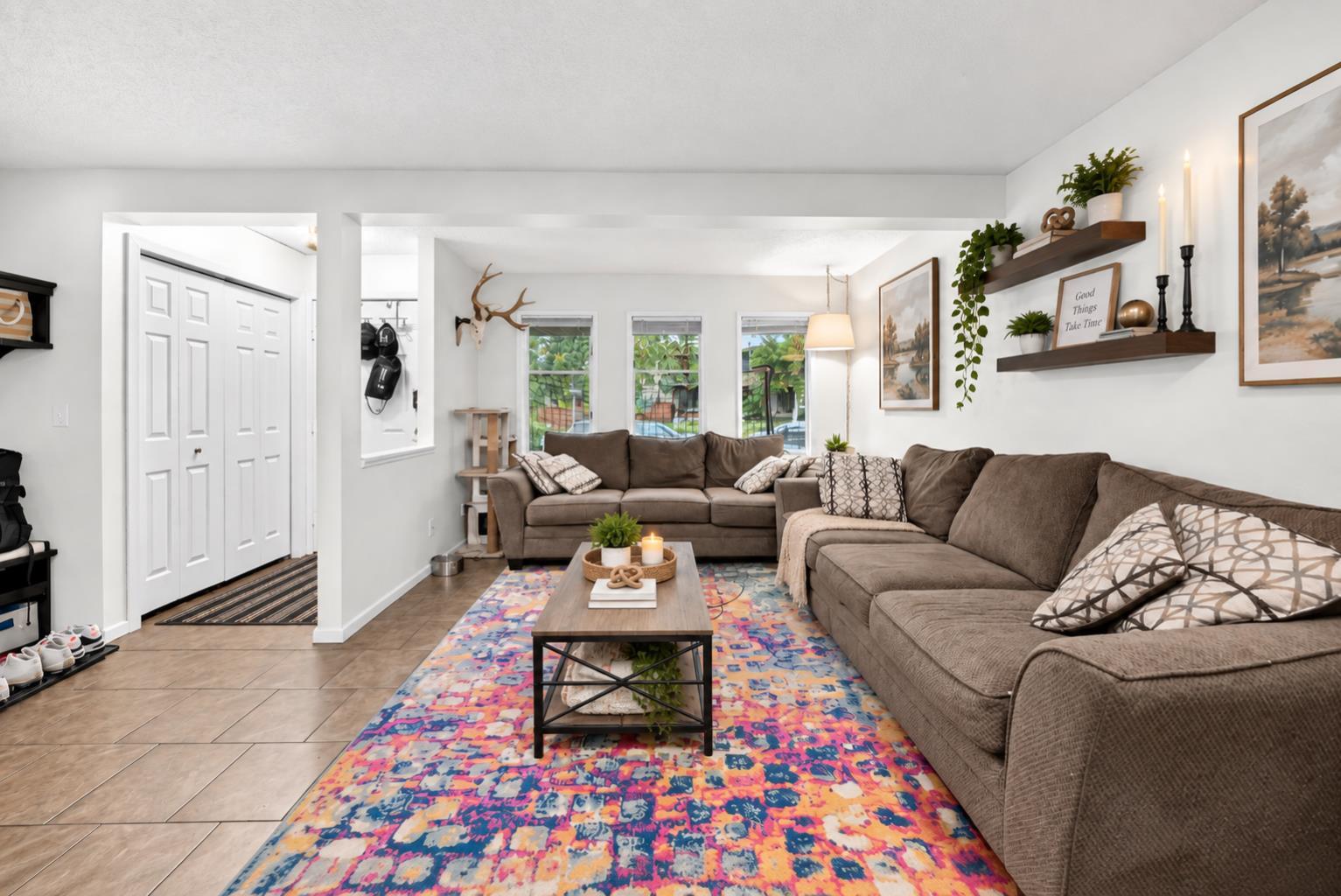 111 Midbend Place SE