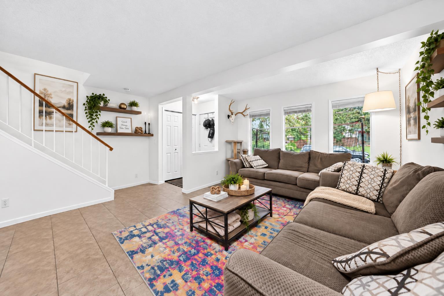 111 Midbend Place SE
