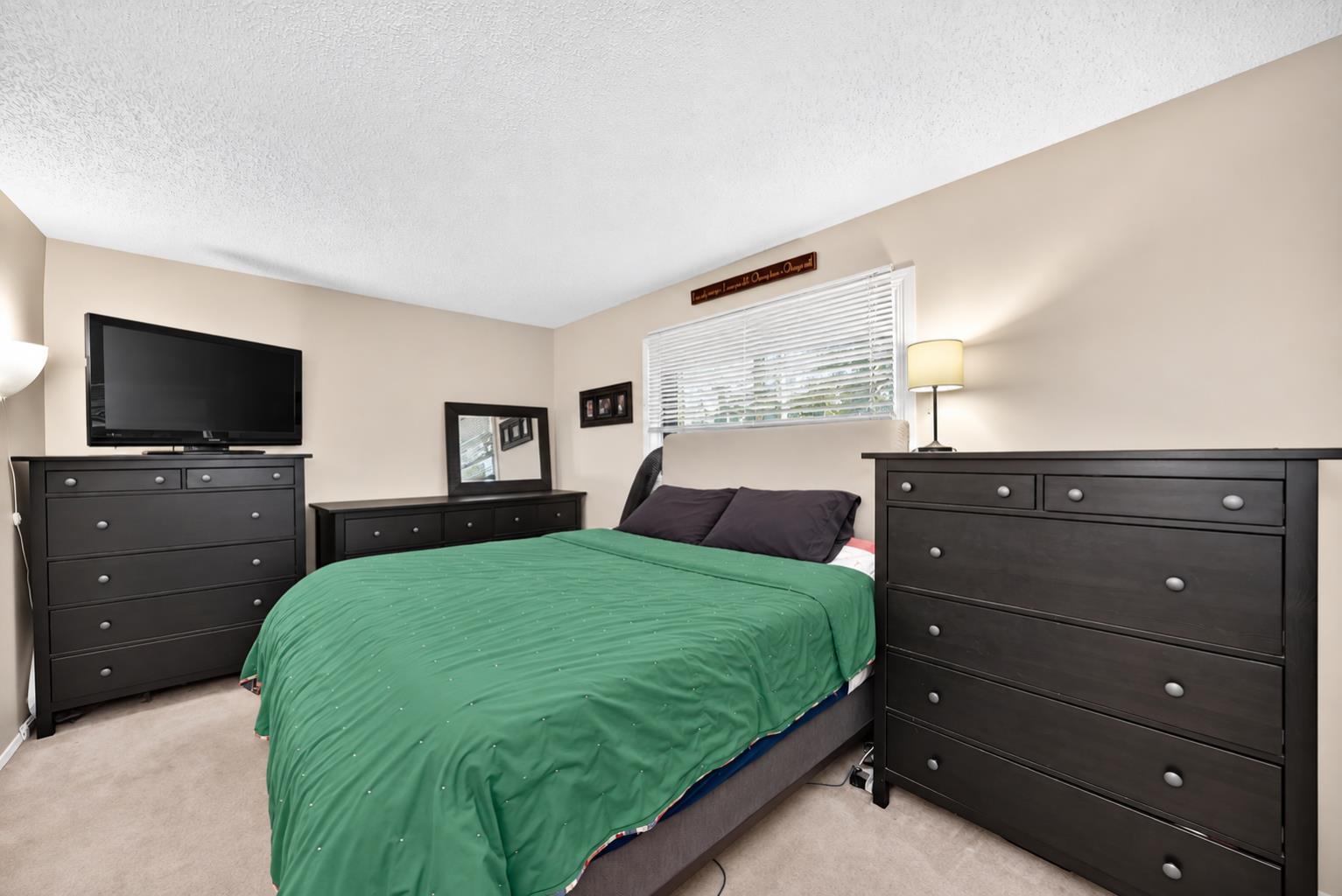 111 Midbend Place SE