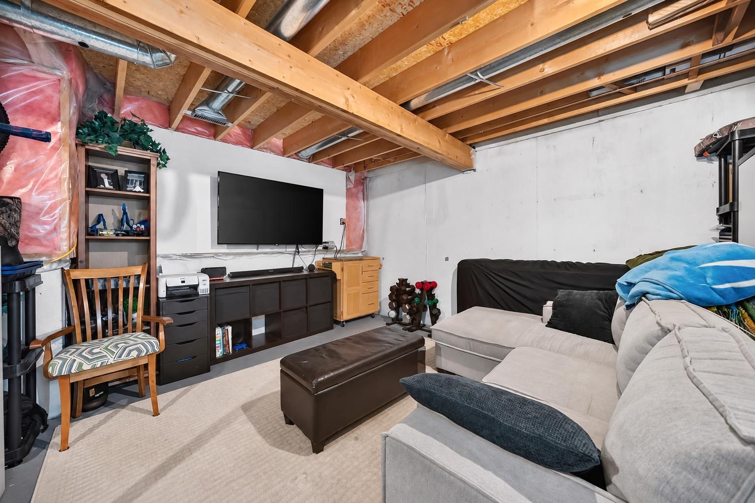111 Midbend Place SE