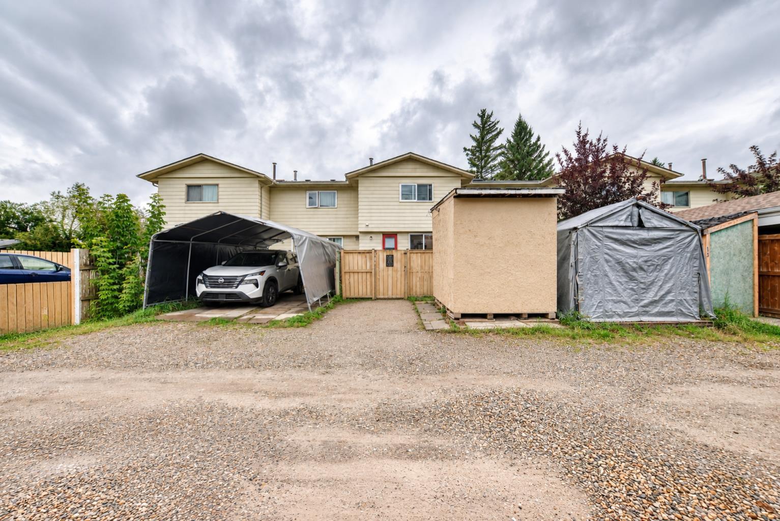 111 Midbend Place SE