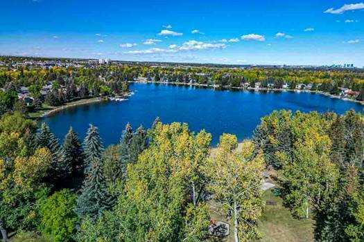 111 Midbend Place SE