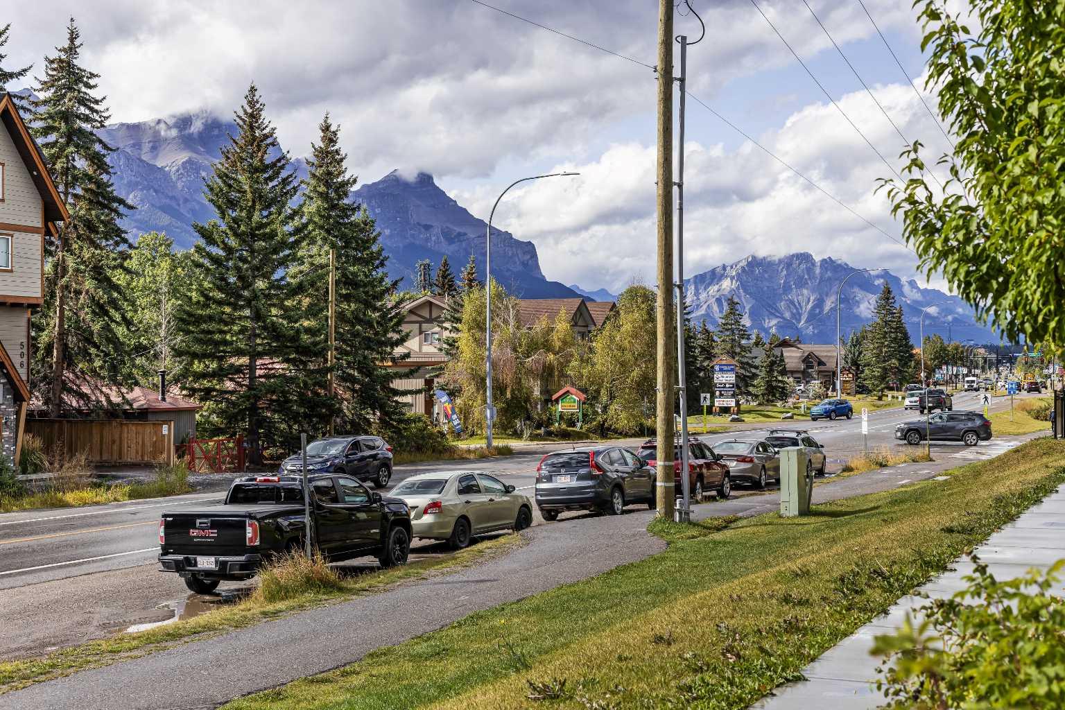 106, 109 Kananaskis Way 