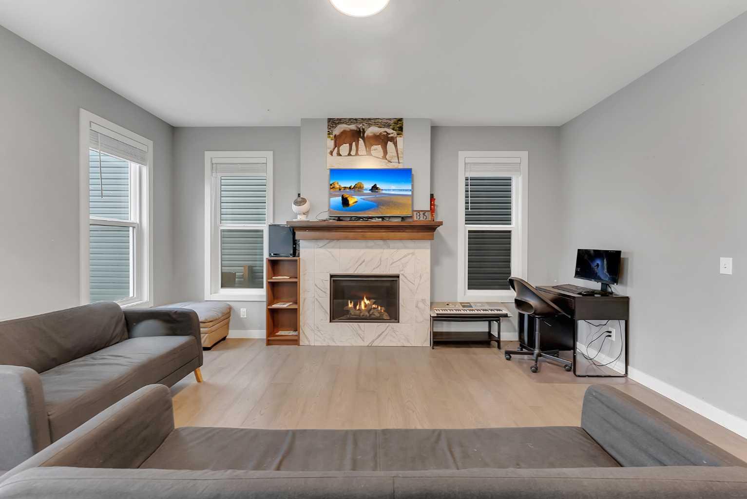 154 Amblehurst Way NW