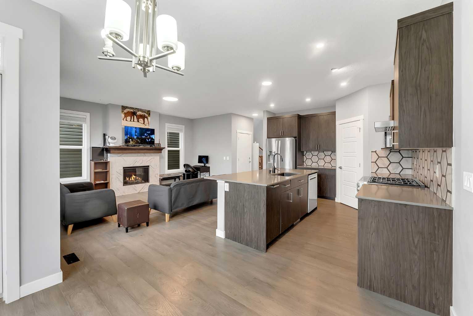 154 Amblehurst Way NW