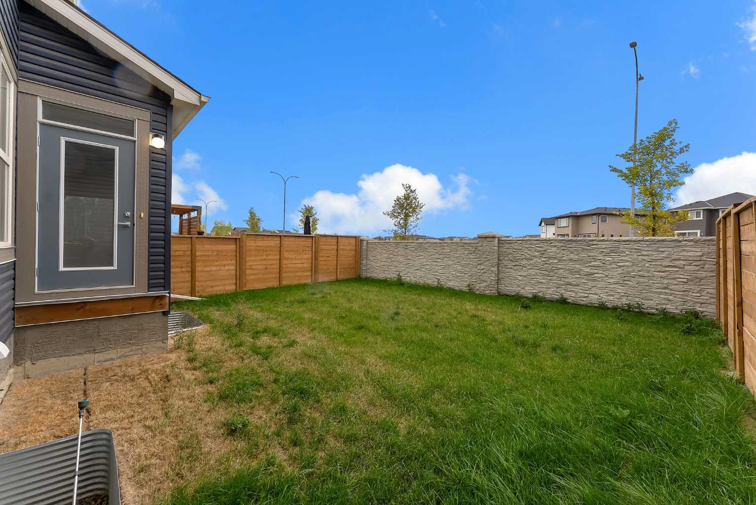 154 Amblehurst Way NW