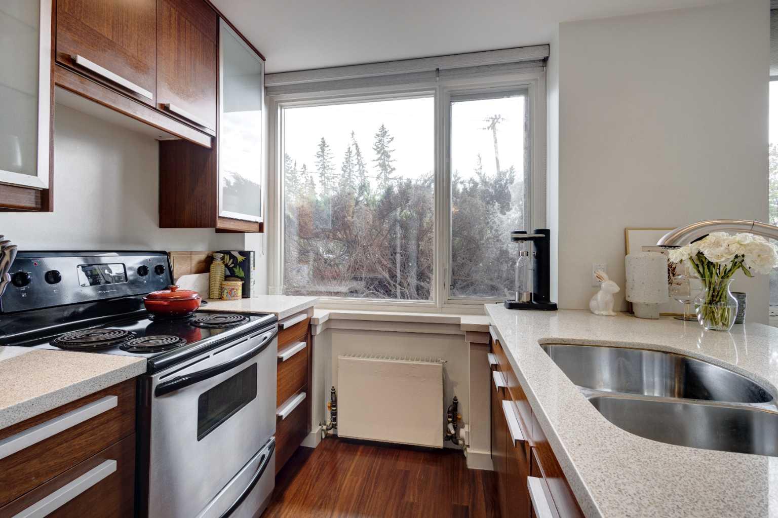 107, 3339 Rideau Place SW