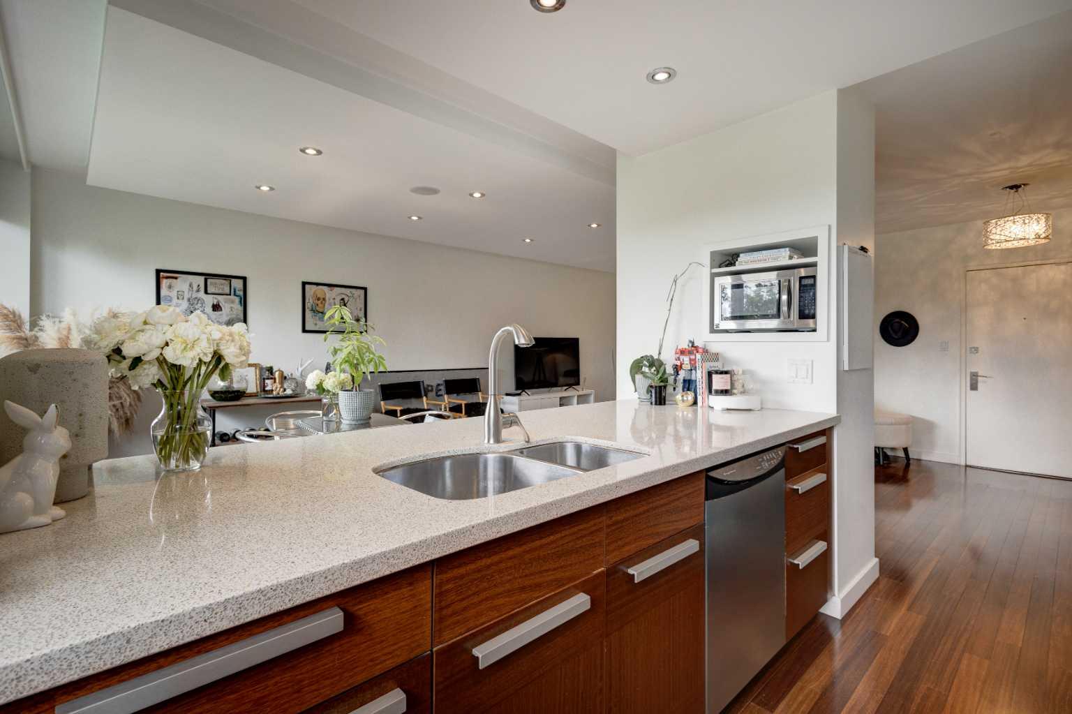 107, 3339 Rideau Place SW