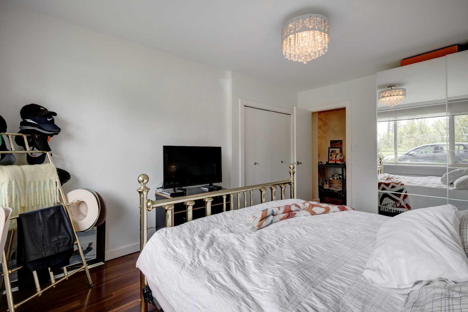 107, 3339 Rideau Place SW