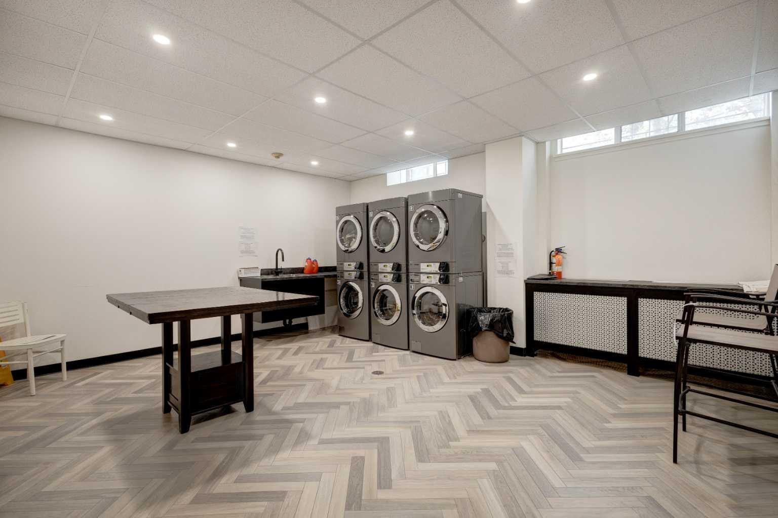 107, 3339 Rideau Place SW