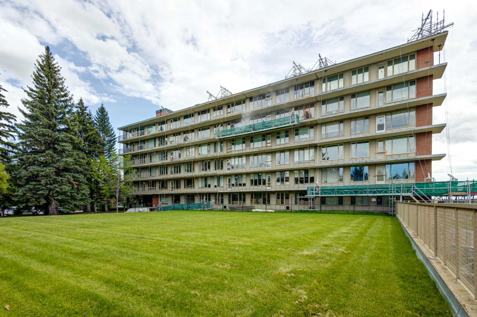 107, 3339 Rideau Place SW