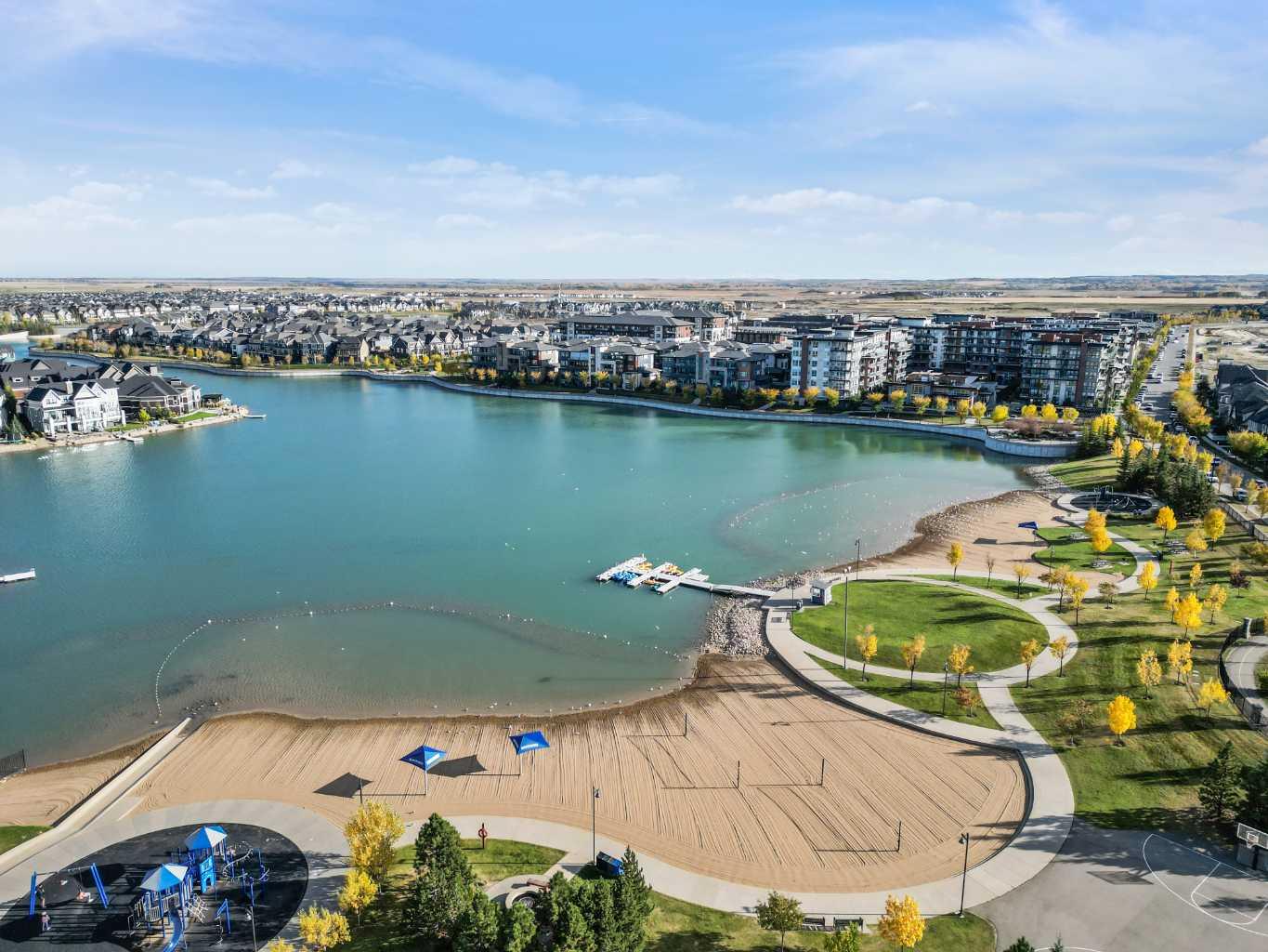 260 Marina Grove SE