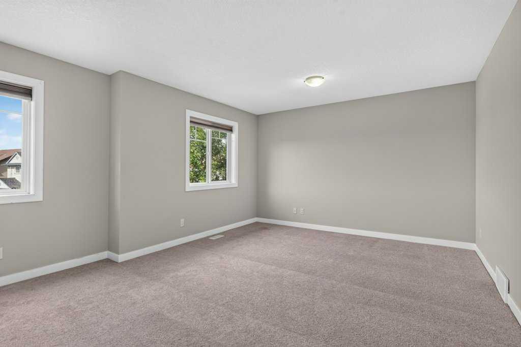 23 Saddlebrook Court NE